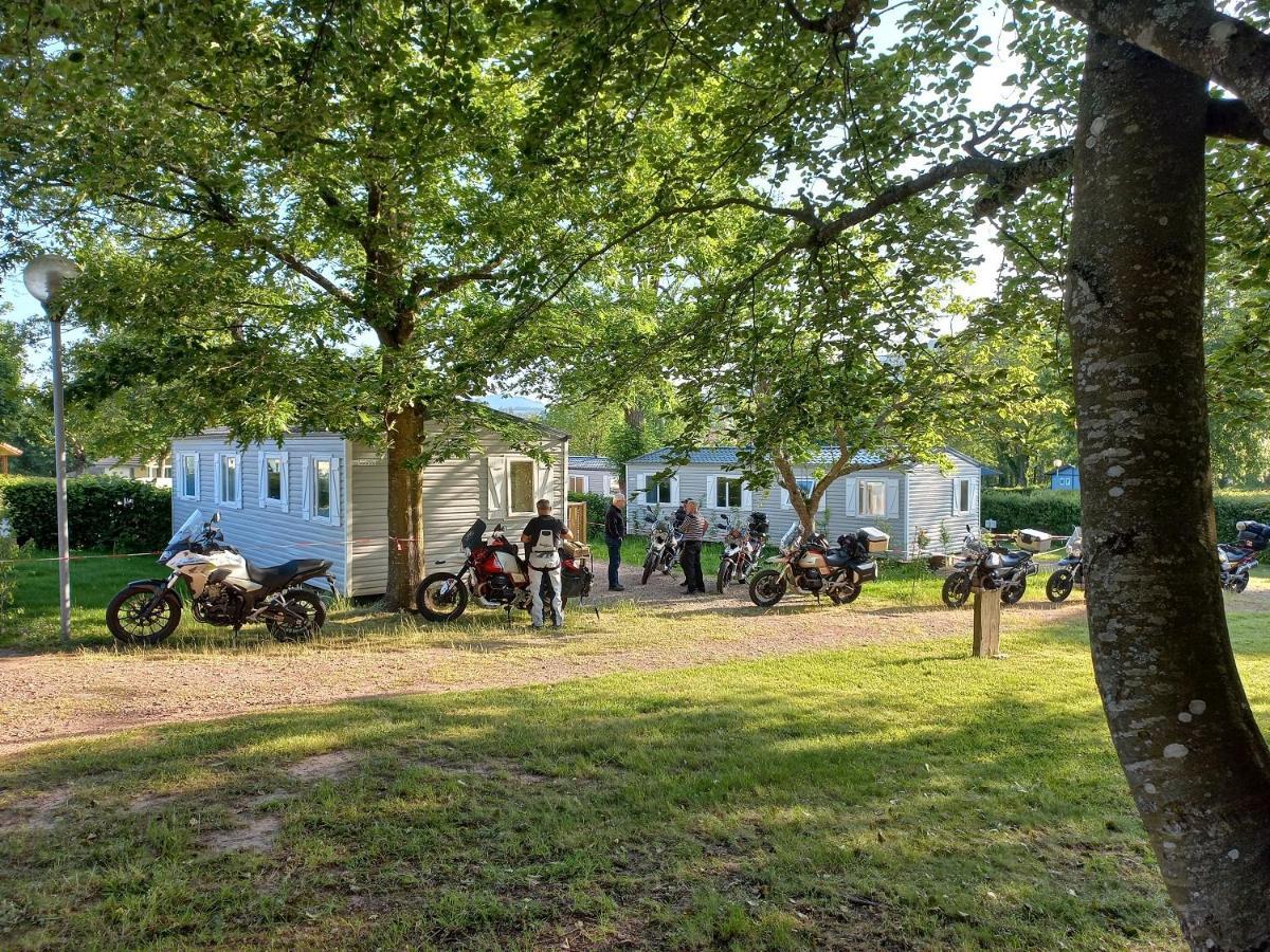 Camping Les Feuilles Chauffailles エクステリア 写真
