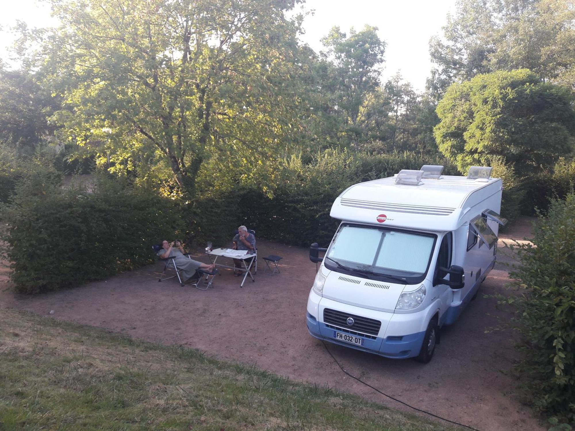 Camping Les Feuilles Chauffailles エクステリア 写真