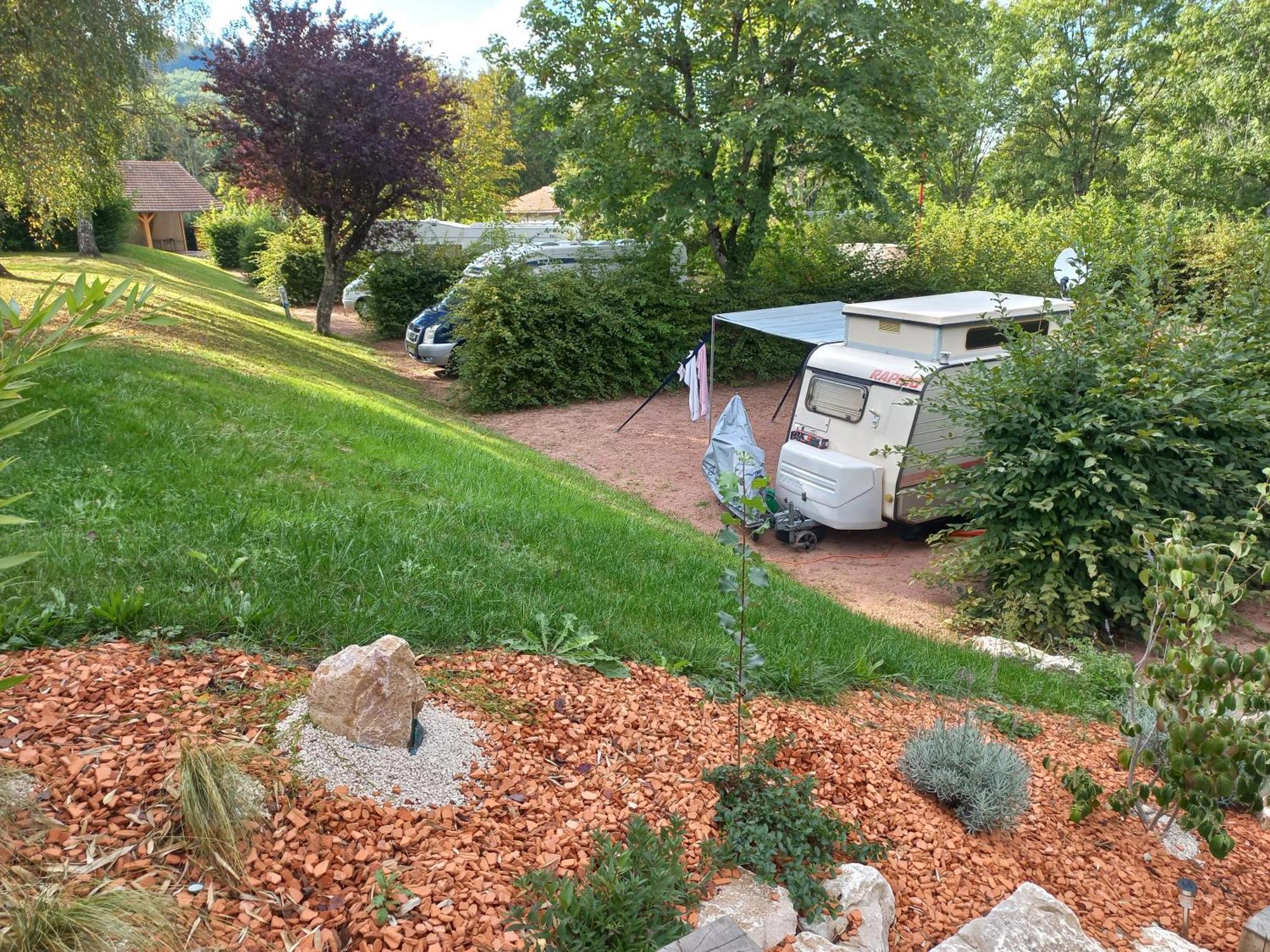Camping Les Feuilles Chauffailles エクステリア 写真